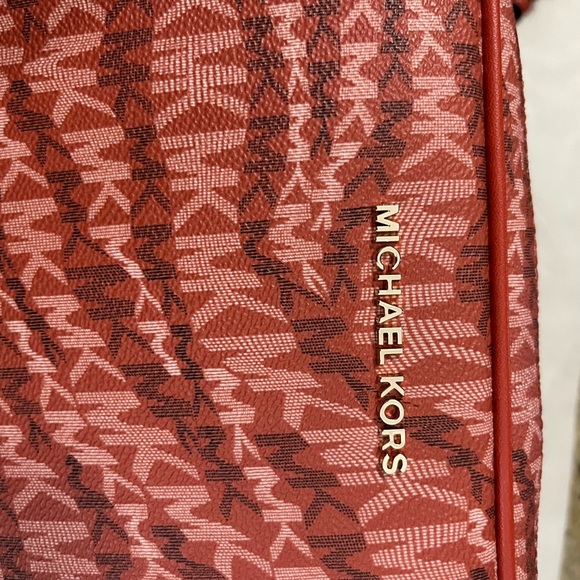 New 💕 mk jet set EW Lg crossbody - Picture 8 of 9